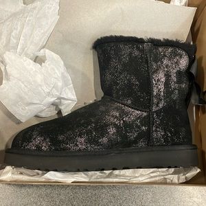 Ugg glitter with bow